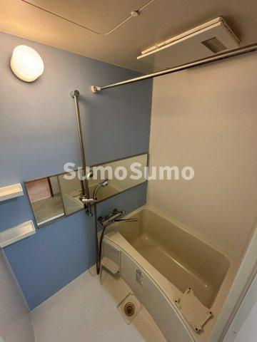 モノトーン難波の浴室