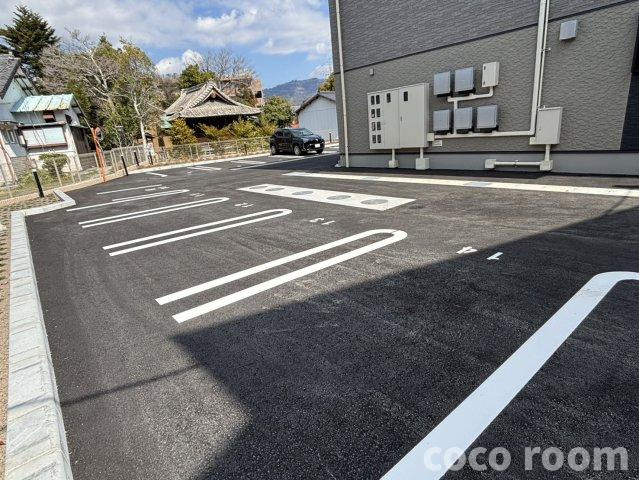 Ｄｅｎｂｅ塩津Ⅱの駐車場