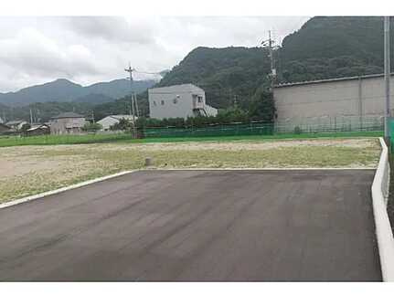 広島市安佐北区三入１丁目　土地(全3区画)の前面道路含む現地写真