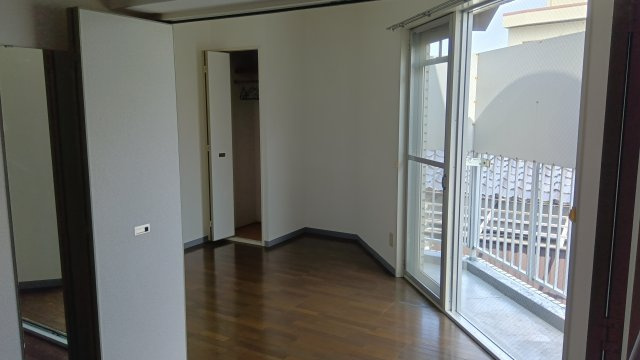 サンパレス21蛍池Ⅲの洋室