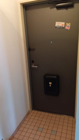 サンパレス21蛍池Ⅲの玄関