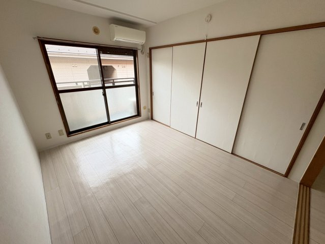 ファミリーフジの居間・リビング