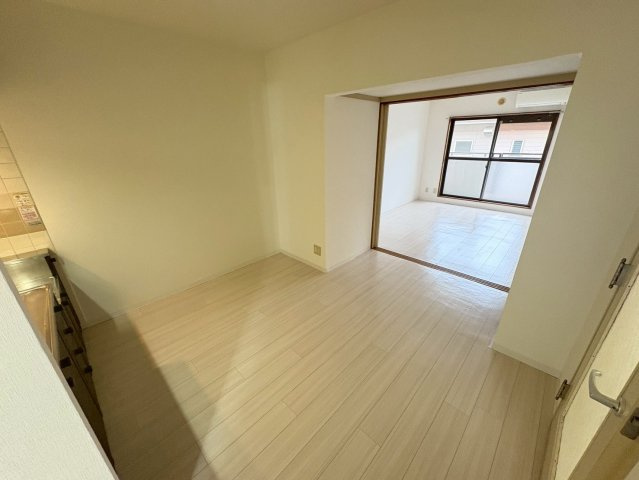 ファミリーフジの居間・リビング