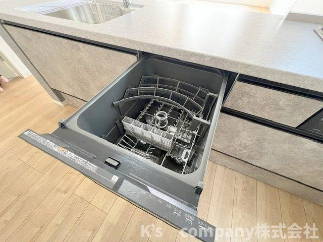 ◎高座郡寒川町岡田6丁目　新築戸建のキッチン|家事の負担を軽減してくれる食器洗い乾燥機付き☆