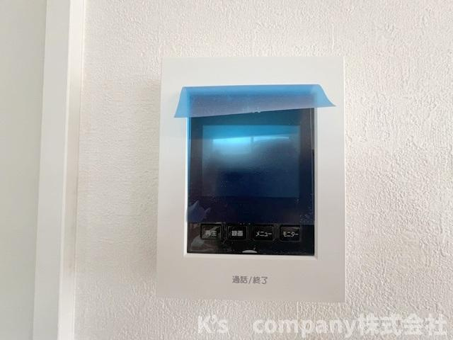 ◎高座郡寒川町岡田6丁目　新築戸建のセキュリティ|訪問者の顔が確認できるテレビモニター付インターフォン◇