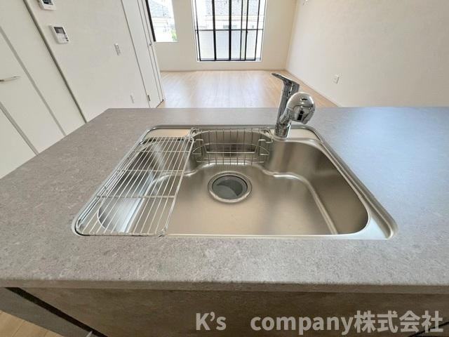 ◎高座郡寒川町岡田6丁目　新築戸建のキッチン|耐久性に優れたステンレス素材のシンク◇