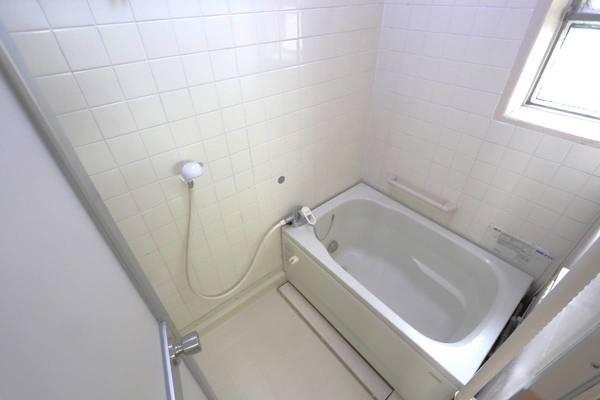 ビレッジハウス志染12号棟の浴室|ビレッジハウスの同一物件・同一タイプの間取りの写真です