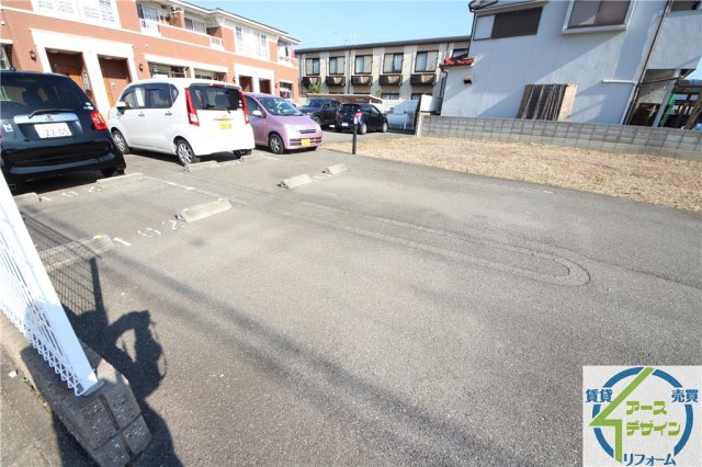 サワーパルシェの駐車場