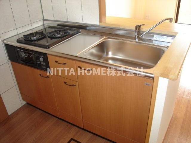 ルピナス　ネオコートのキッチン|嬉しい２口ガスコンロ付！