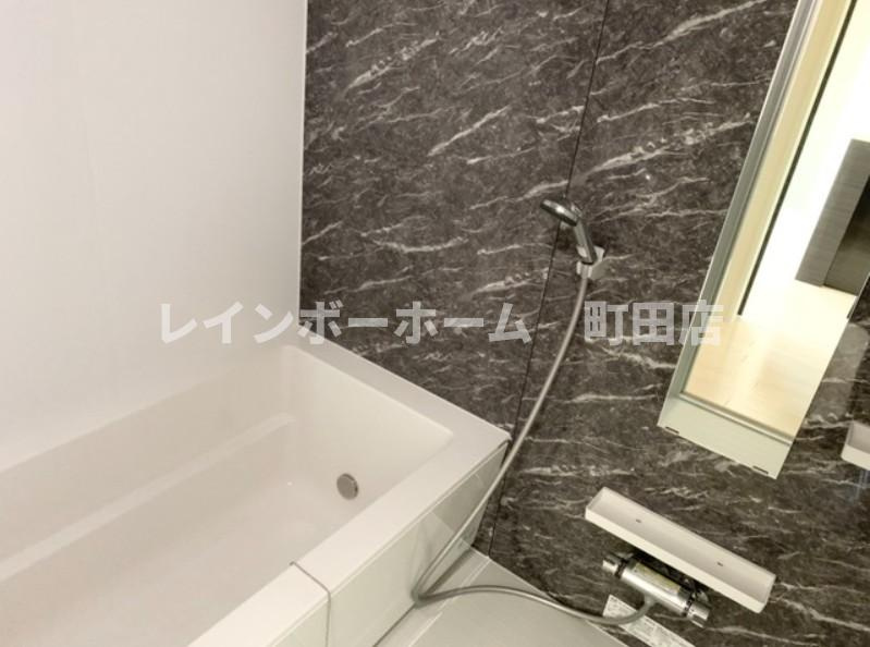 フォルジュの浴室