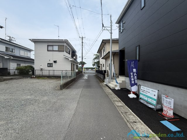 小田原市蓮正寺　第17　新築戸建　全2棟1号棟の前面道路含む現地写真