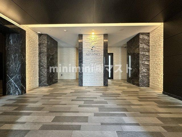 アドバンス大阪セレーノのエントランス