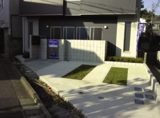 K-house Shimotakaidoのエントランス