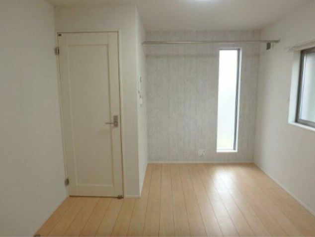 K-house Shimotakaidoの居間・リビング|洋室