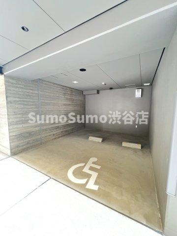 ルミーク三軒茶屋の駐車場