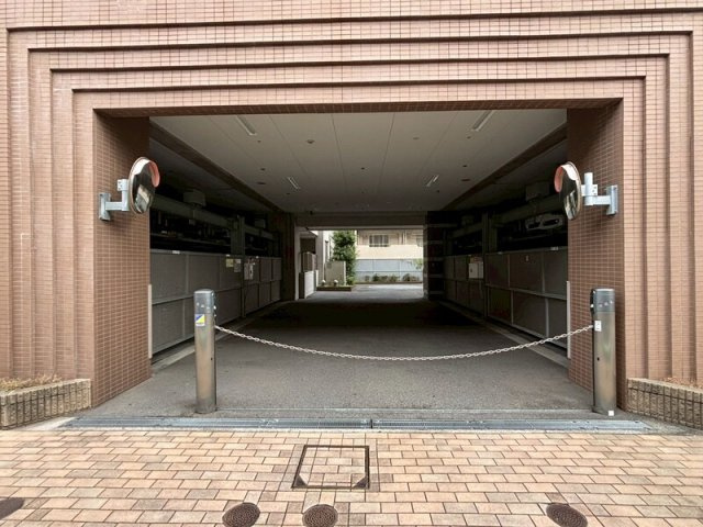 クレストフォルム錦糸町の駐車場