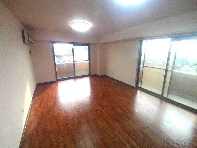 セラーン朝霧の居間・リビング