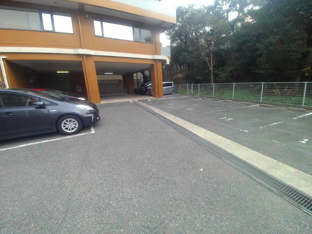 セラーン朝霧の駐車場