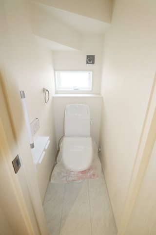 郡山市安積荒井３丁目　　　１号棟　　　安積第1小学校、安積中学区　のトイレ