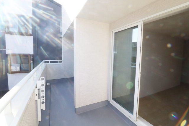 郡山市安積荒井３丁目　　　１号棟　　　安積第1小学校、安積中学区　のバルコニー