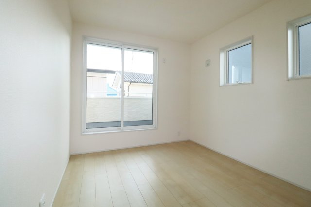 郡山市安積荒井３丁目　　　１号棟　　　安積第1小学校、安積中学区　の洋室