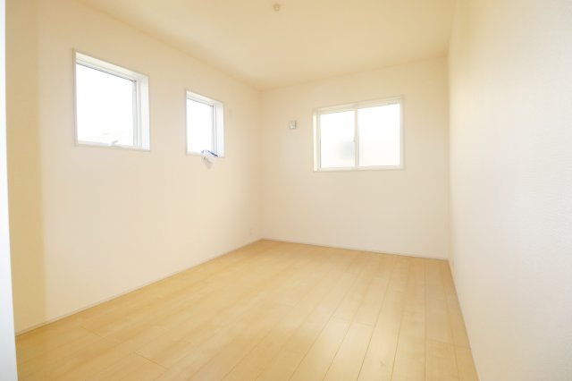 郡山市安積荒井３丁目　　　１号棟　　　安積第1小学校、安積中学区　の洋室