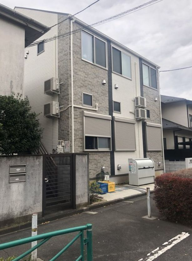 ラグーン西荻窪のエントランス