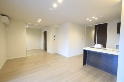 【居間・リビング】 | ヴィアソーレイツキ | ヴィアソーレイツキ 103号-3