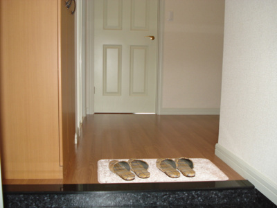 【洋室】 | メゾン・ボンヌール |  【メゾン・ボンヌール】玄関