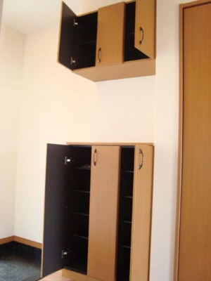 【玄関】 | メゾン・ボンヌール |  【メゾン・ボンヌール】たっぷり収納な靴箱