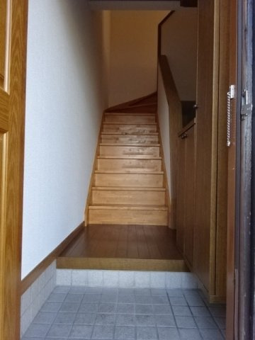 ラ・フレーズⅡの玄関|収納もある玄関です