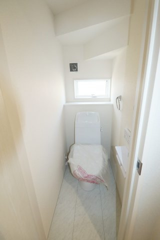 郡山市安積荒井３丁目　　　２号棟　　　安積第1小学校、安積中学区　のトイレ