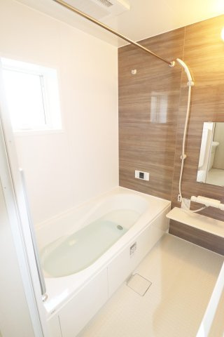 郡山市安積荒井３丁目　　　２号棟　　　安積第1小学校、安積中学区　の浴室