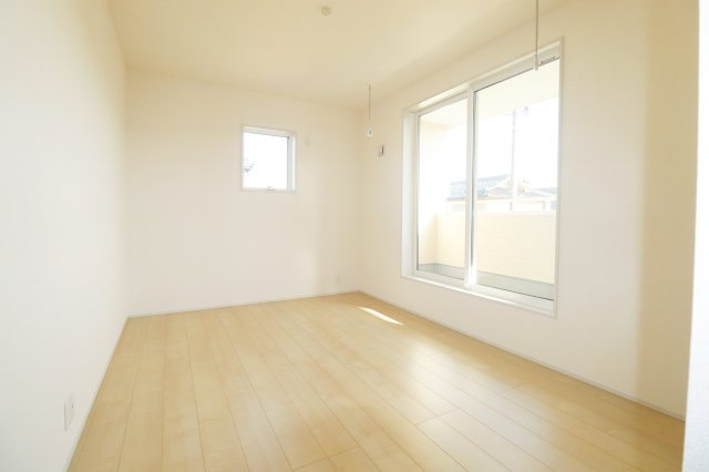 郡山市安積荒井３丁目　　　２号棟　　　安積第1小学校、安積中学区　の洋室