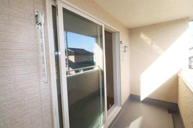 郡山市安積荒井３丁目　　　２号棟　　　安積第1小学校、安積中学区　のバルコニー