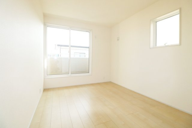 郡山市安積荒井３丁目　　　２号棟　　　安積第1小学校、安積中学区　の洋室