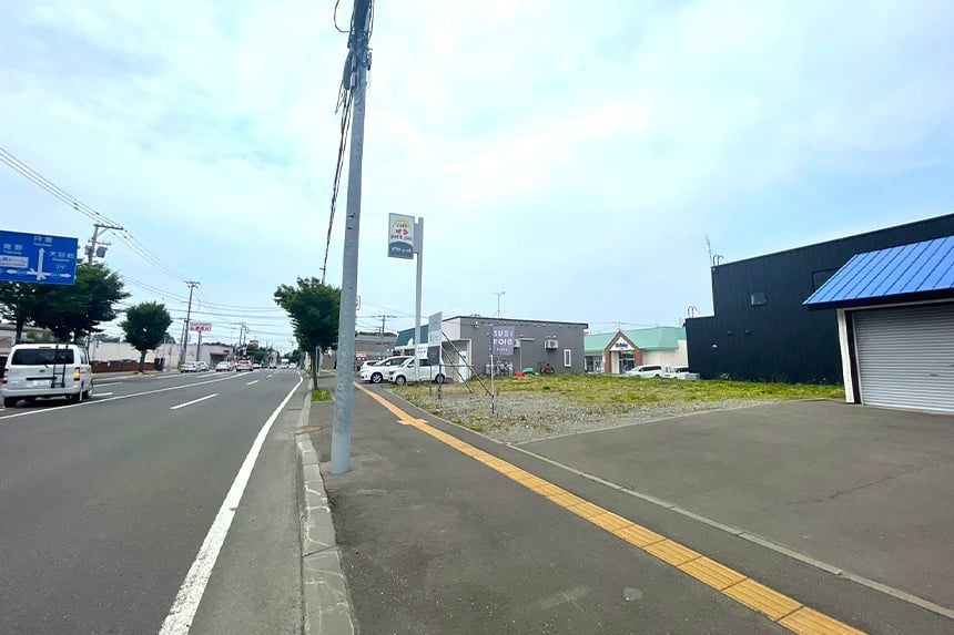 【建築条件付き】　平岡3条1丁目B区画の前面道路含む現地写真