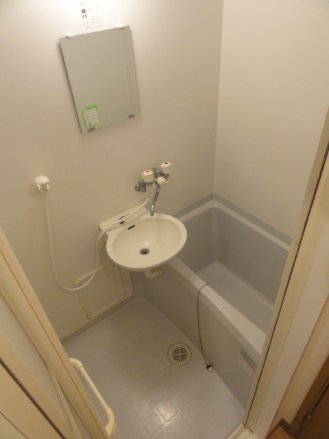 パルコート・ステアの居間・リビング|★7.2帖の広々とした洋室★