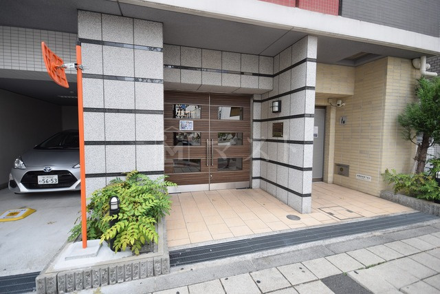 インザグレイス天神橋のエントランス