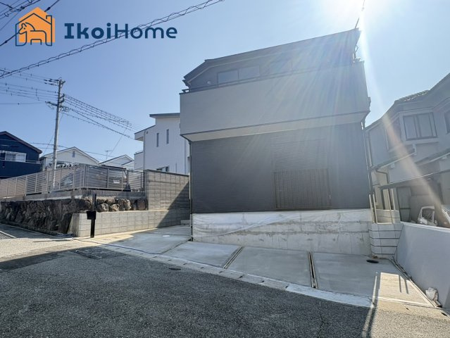 神戸市西区今寺　新築戸建のエントランス|●年中無休：当日予約可●第一種低層地域につき近隣には高い建物等もなく、陽当り・通風良好です♪