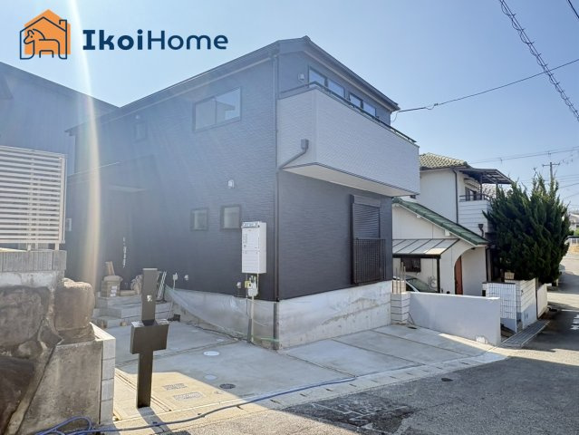 神戸市西区今寺　新築戸建の駐車場|●年中無休：当日予約可●お車はL字に2台駐車可能です！前面道路は高低差なく交通量少なめで駐車も安心！