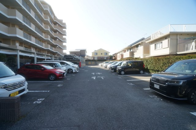 メロディーハイム志津スウィート・ピアの駐車場