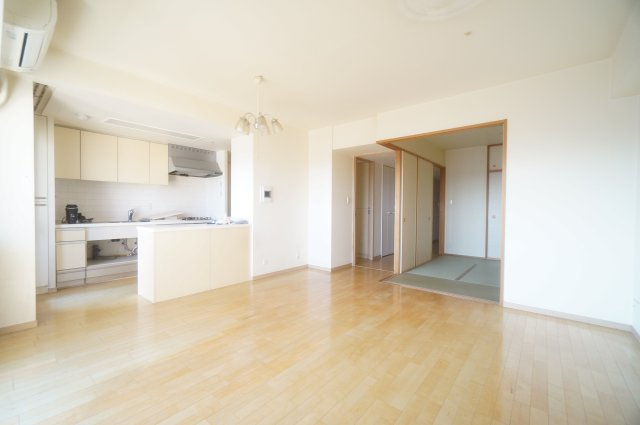 メロディーハイム志津スウィート・ピアの居間・リビング|＊当日ご案内可＊ご希望の物件まとめてご案内！弊社が掲載していない物件でもOK♪お気軽にご相談ください ♪お電話でのお問合わせがスムーズ♪