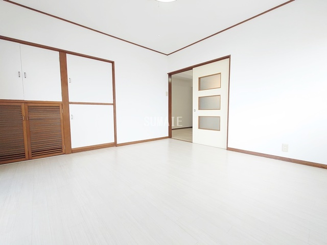 東京マンションの洋室|窓側からのアングルです☆