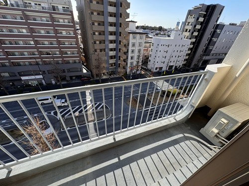 【バルコニー】