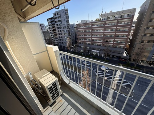 【バルコニー】