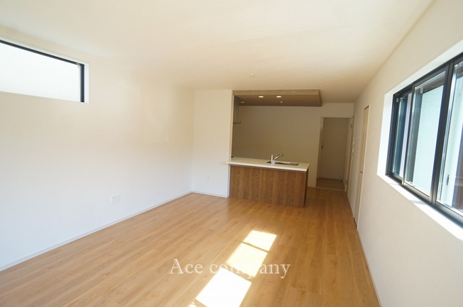 【居間・リビング】 | 八尾市南本町9丁目 | 【LDK：ゆったり17帖♪】