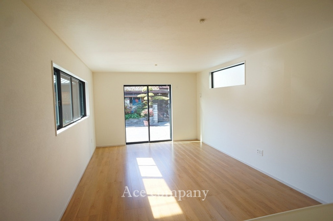 【居間・リビング】 | 八尾市南本町9丁目 | 【LDK：ゆったり17帖♪】