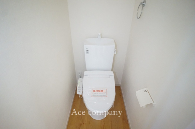 【トイレ】 | 八尾市南本町9丁目 | トイレは1階と2階の各階に完備♪ともに同仕様のシャワートイレです☆