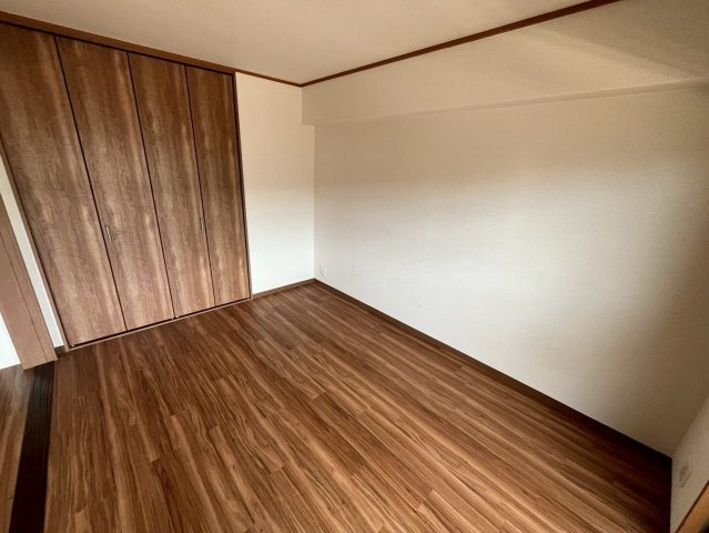 神戸市灘区都通２丁目の賃貸マンションの居間・リビング